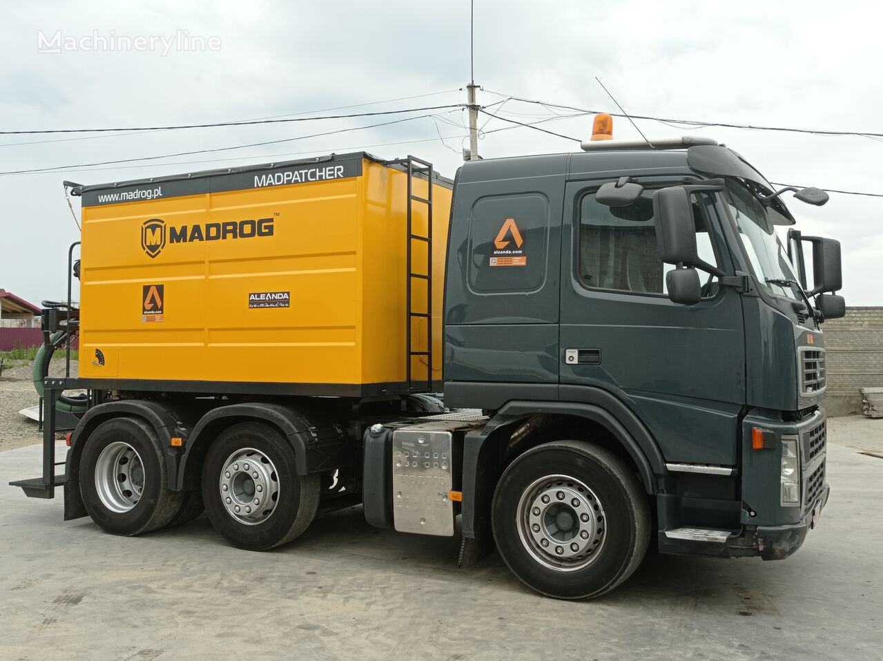 new Madrog MPA 4.5W asphalt distributor