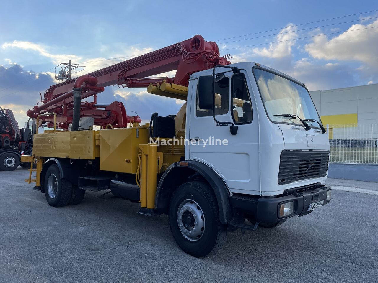 Schwing 23/4  on chassis Mercedes-Benz 1622  concrete pump