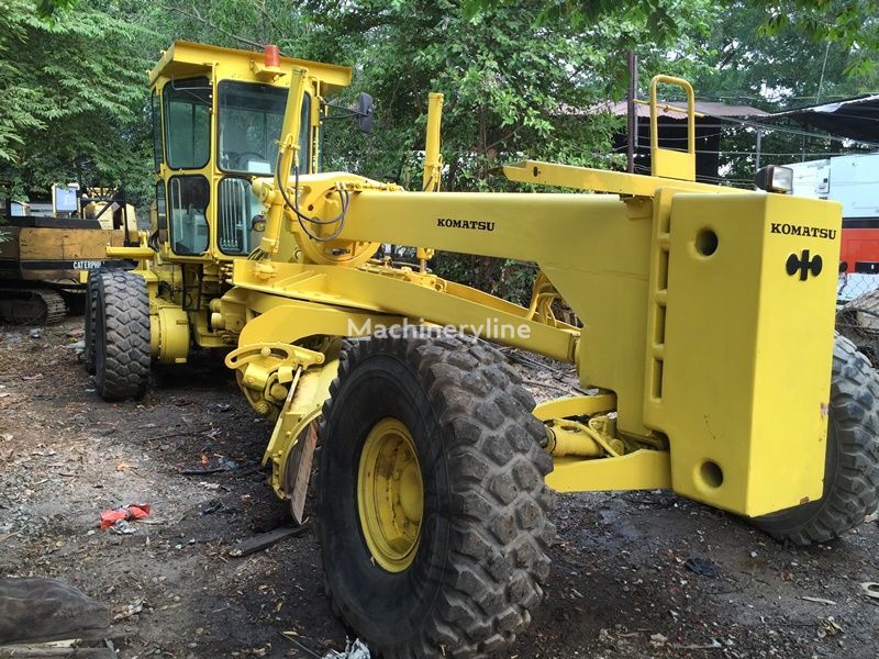 Komatsu GD705A-4A grader