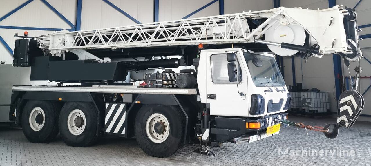 Grove GMK 3055 mobile crane