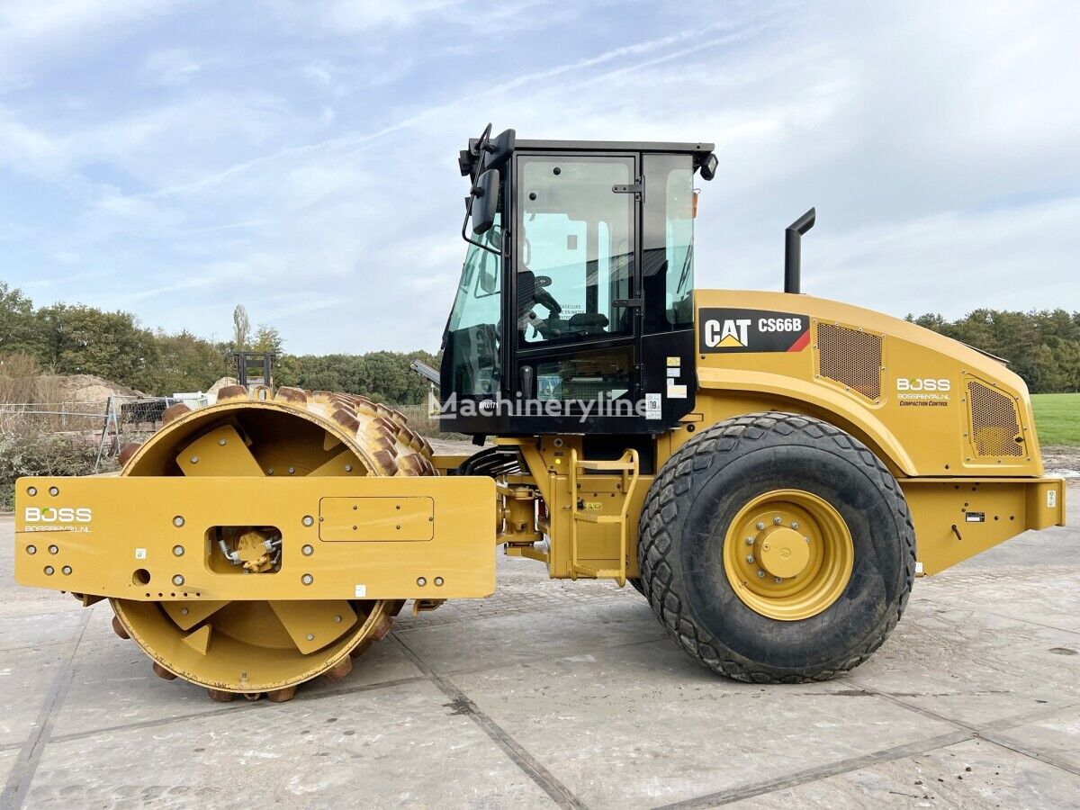 Caterpillar CS66B Padfoot single drum compactor