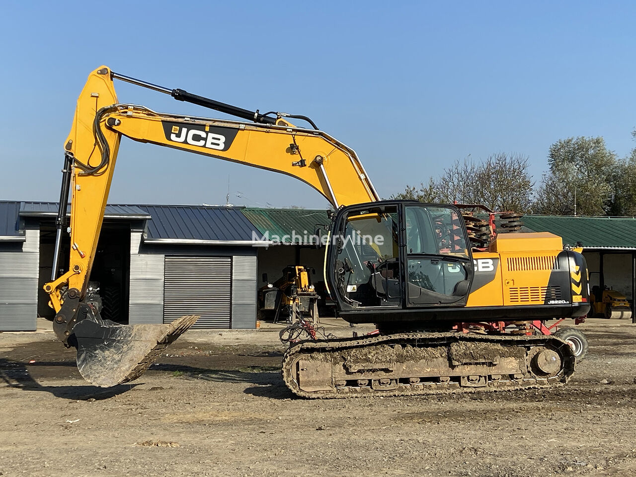 JCB JS 220  tracked excavator