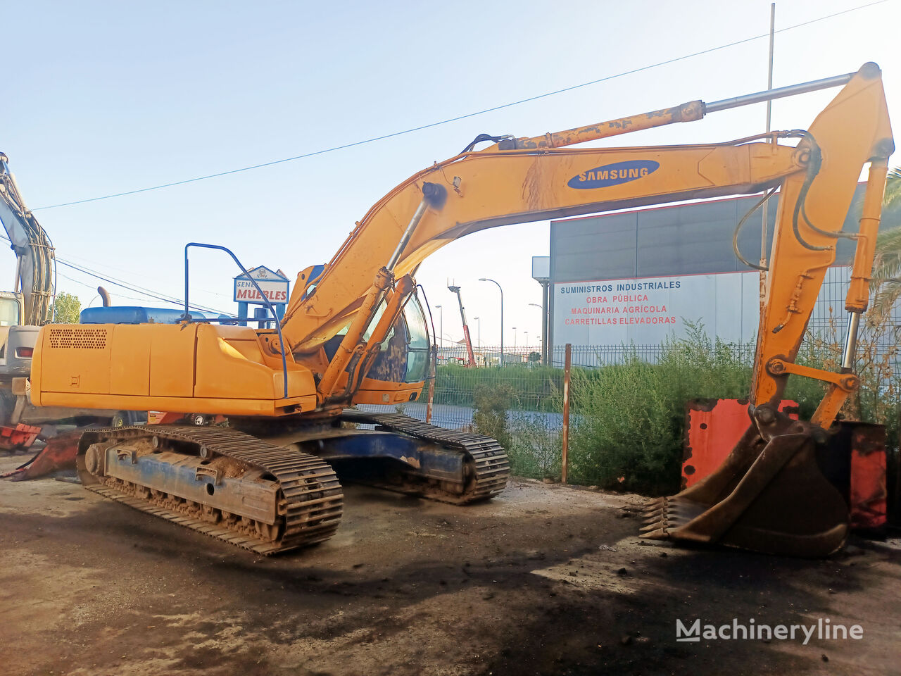 Samsung-Volvo SE 240LC-3 tracked excavator