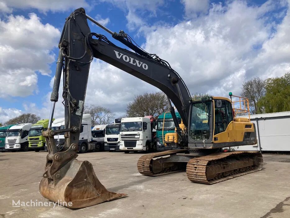 Volvo EC220 DL tracked excavator