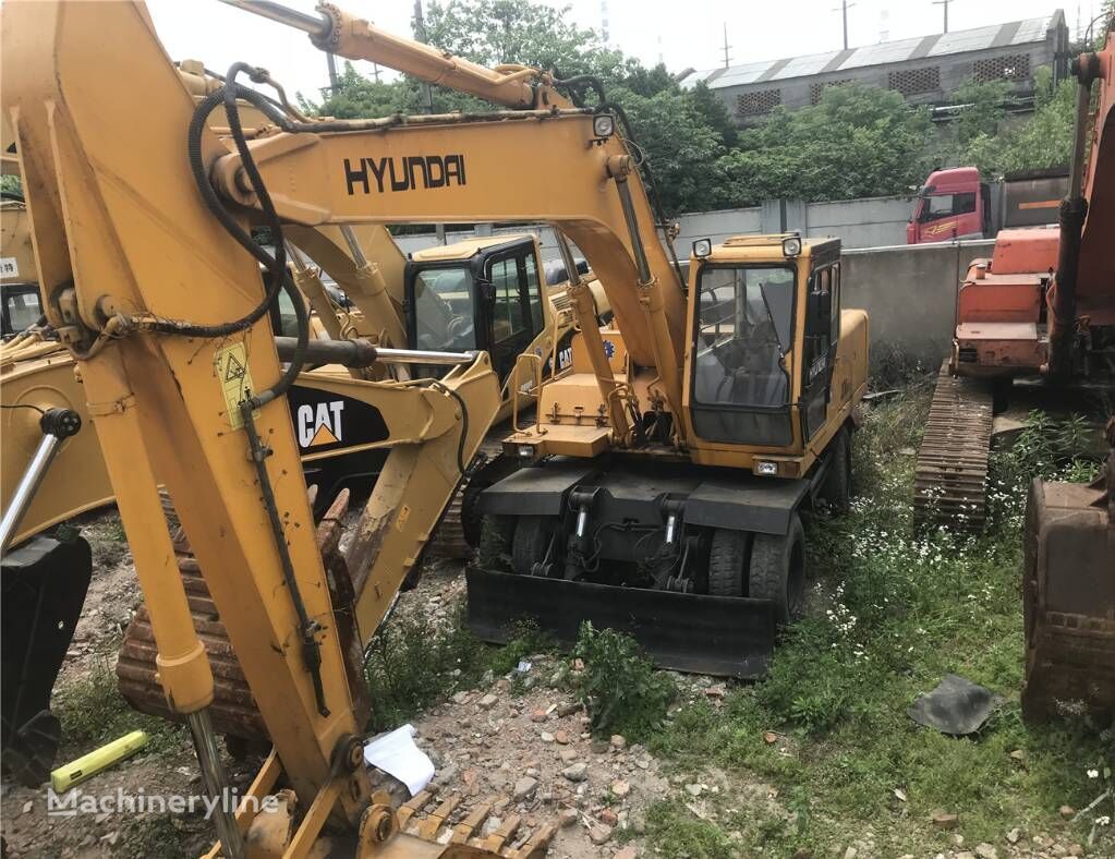 Hyundai 200-5 wheel excavator