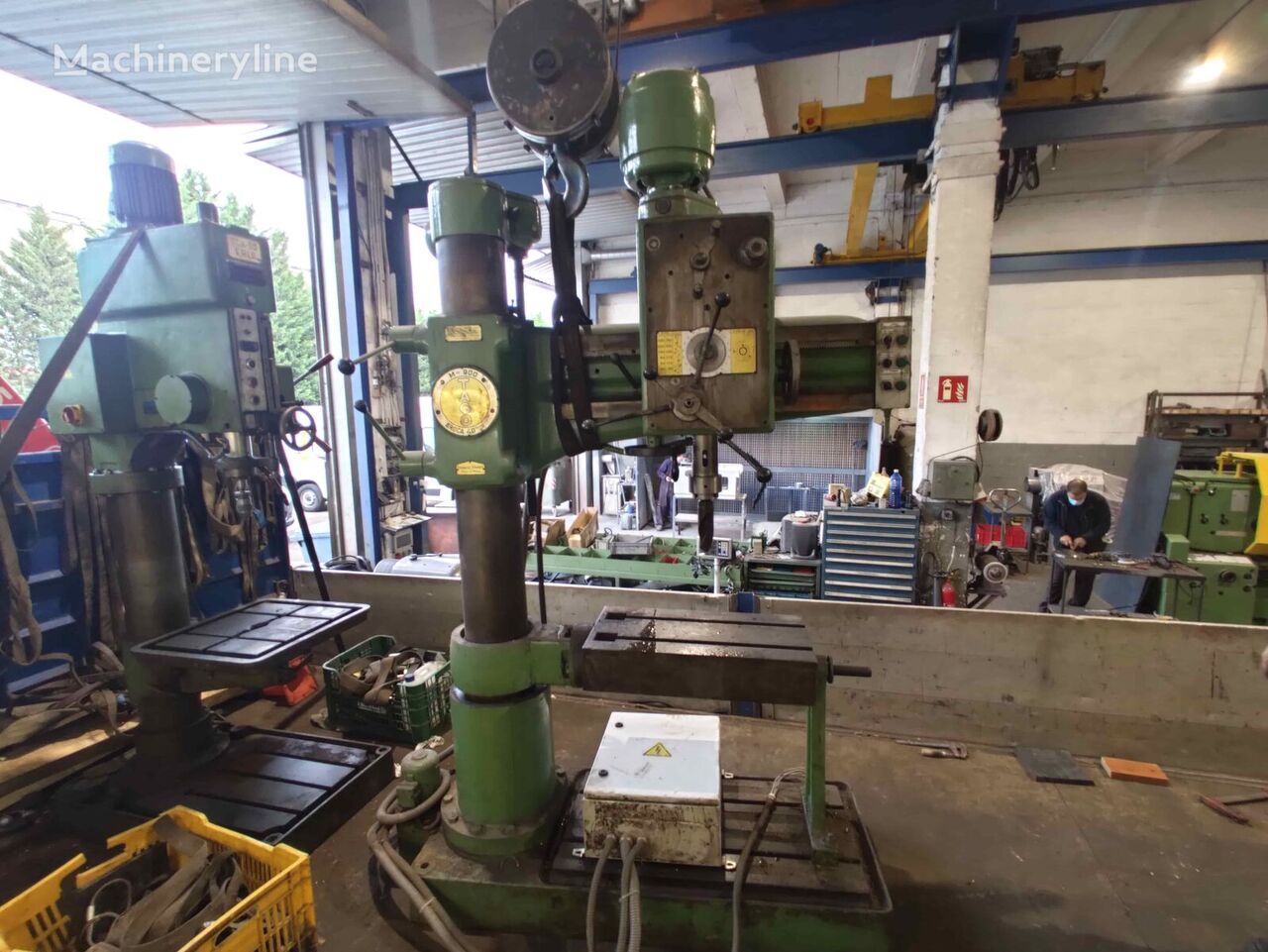 TALADRO TAGO M-900 radial drilling machine