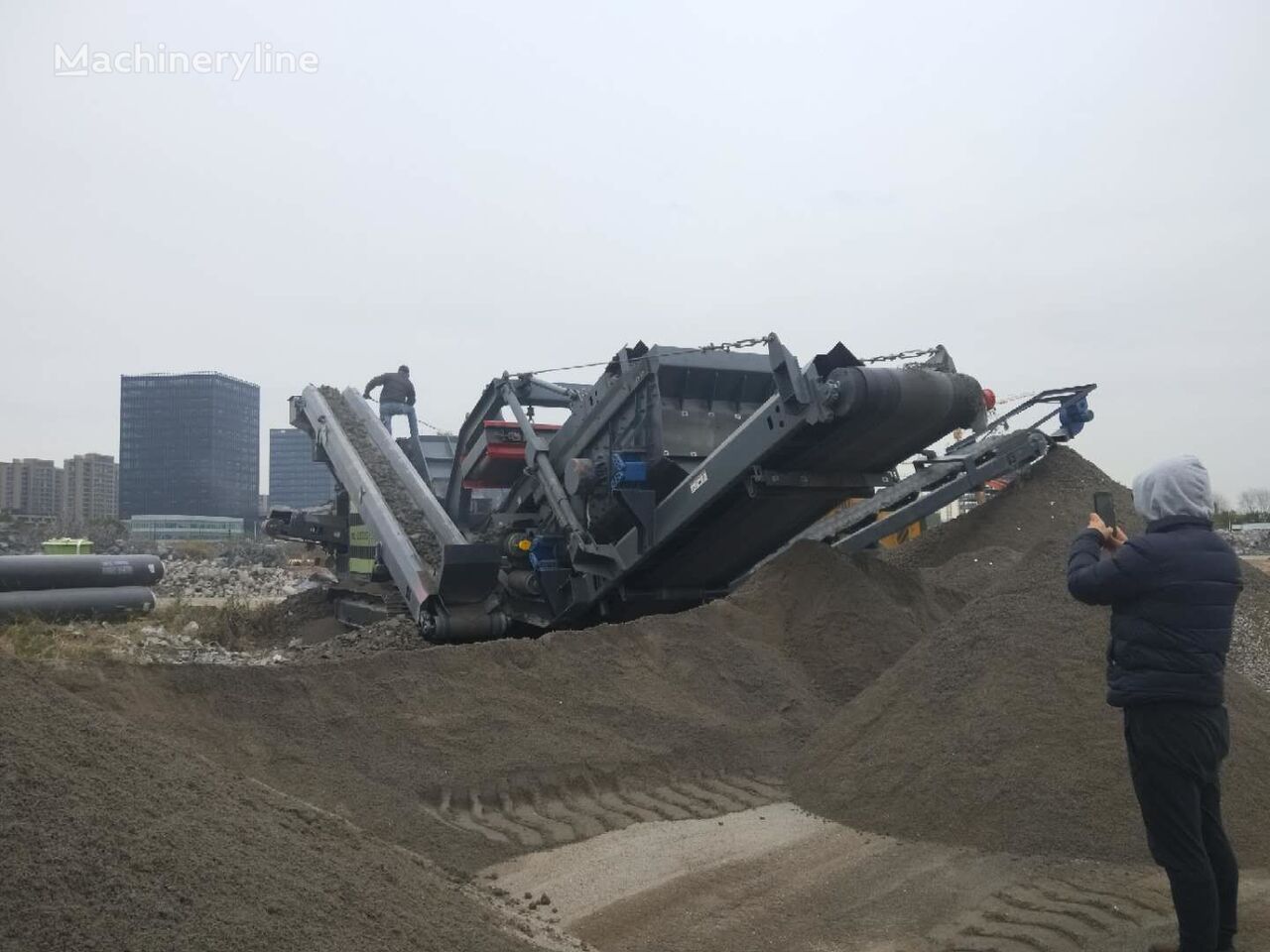 new Metso Lokotrack LT1213 mobile crushing plant